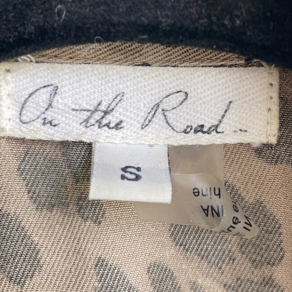 Leopard Print Button Down Tunic - Picture 6 of 12